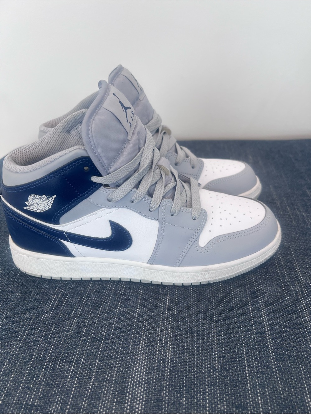 Nike Air Jordan 1 Mid Grey White Navy